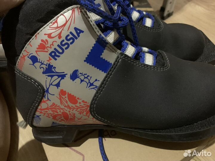 Лыжные ботинки