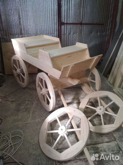Тележка деревянная