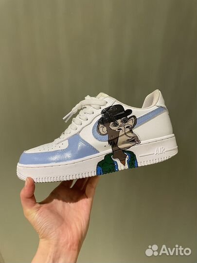 Пополняю портфолио роспись по коже