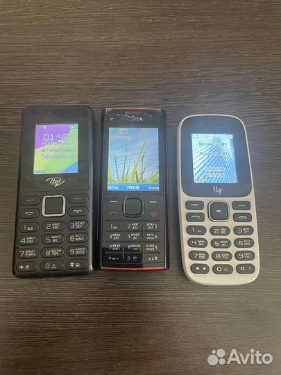Телефон Fly