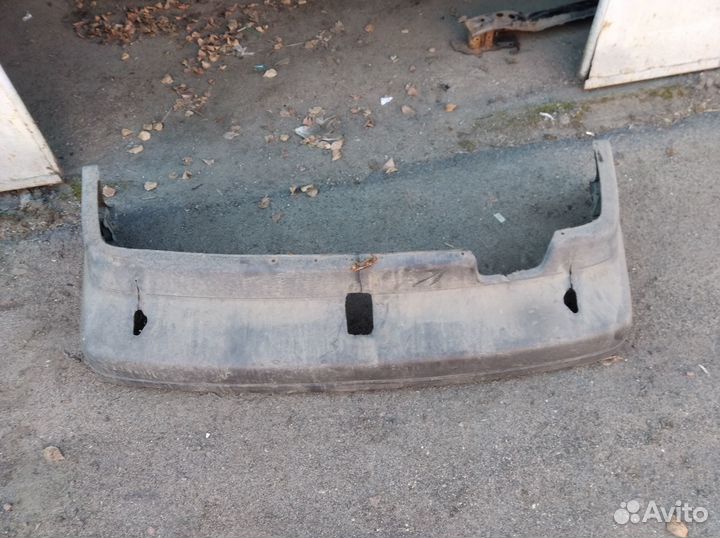 Задний бампер Фольцваген Пассат б3 универсал