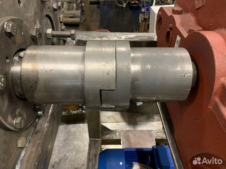 Шредер промышленный для пластика, дерева, резины