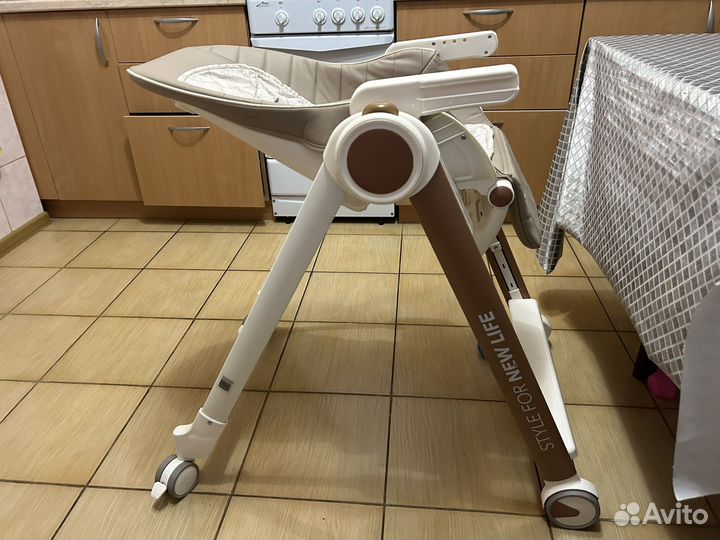 Стульчик для кормления happy baby berny v2