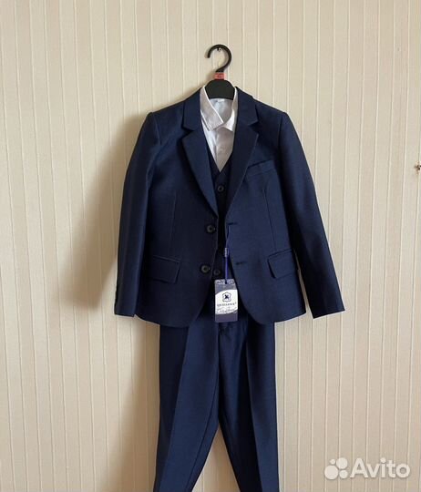 Костюм тройка и рубашка 110-116 см синий