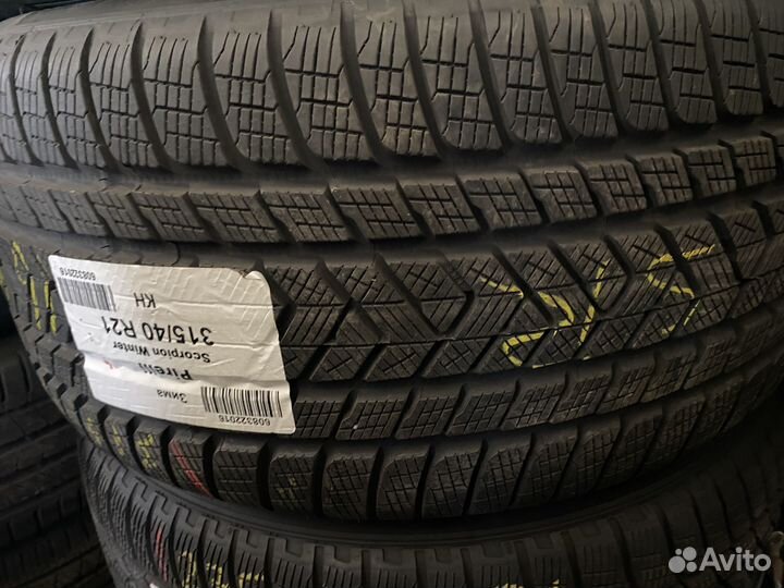 Pirelli Scorpion Winter 275/45 R21 и 315/40 R21 111V