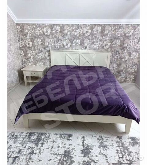 Кровать массив