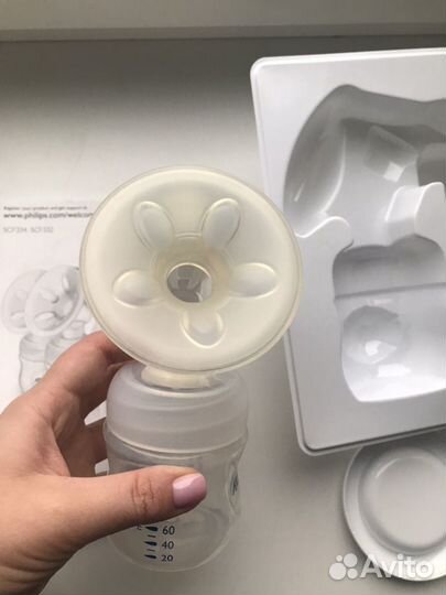 Молокоотсос ручной Avent Авент + 2 бутылочки