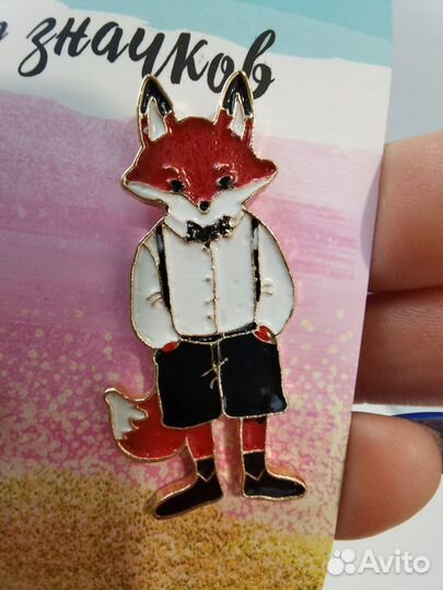 Продаю набор из 2-х значков