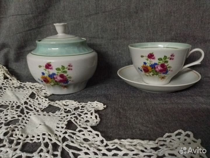 Сахарницы,чайник,молочники,блюдца СССР