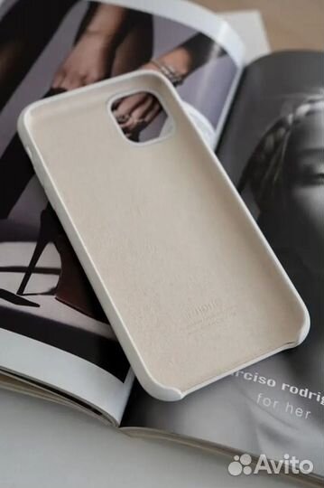 Чехол на iPhone 11