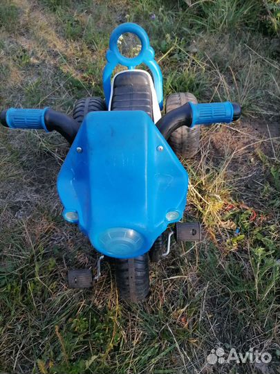 Трехколесный велосипед