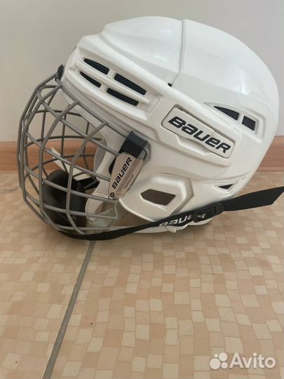 Шлем хоккейный