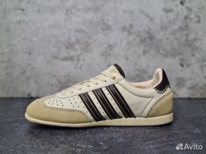 Кроссовки adidas wales bonner