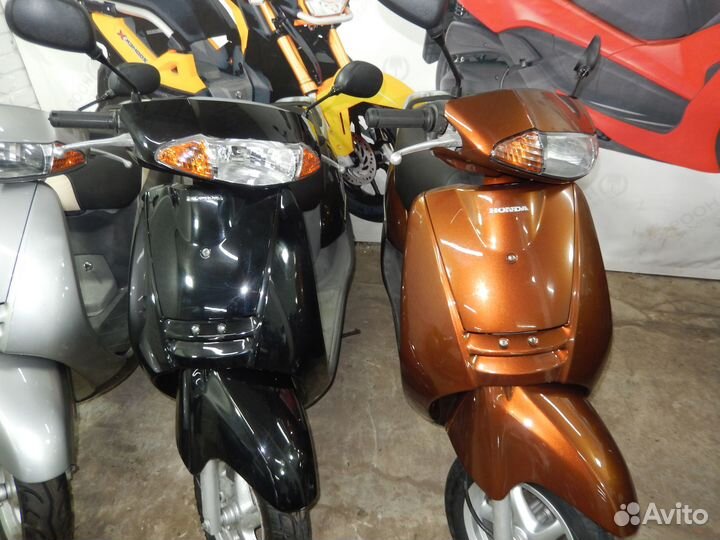 Скутер Honda Lead AF48 с New контейнера