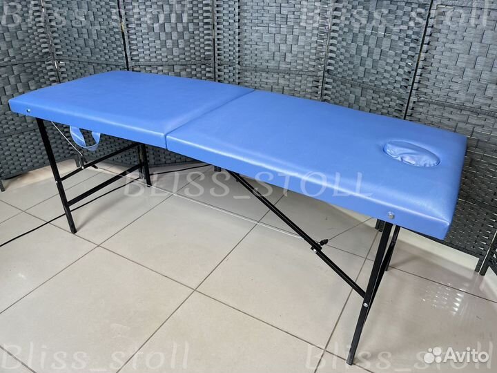 Кушетка, стул мастера и тележка с ящиком