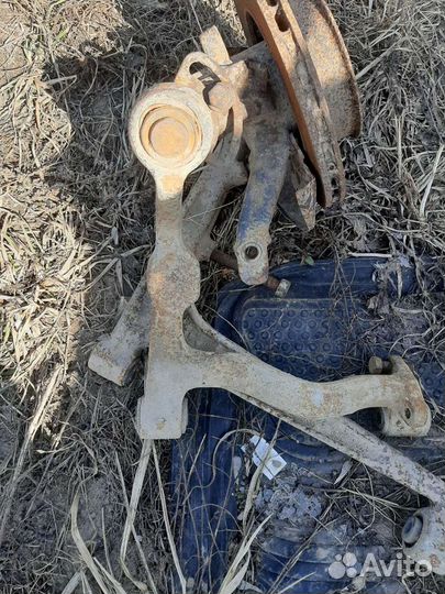 Рычаг передний верхний Volkswagen Transporter T4