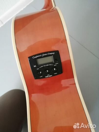 Акустическая гитара