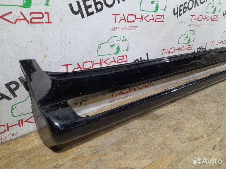 Накладка порога правая Toyota LC 200 (2015+)