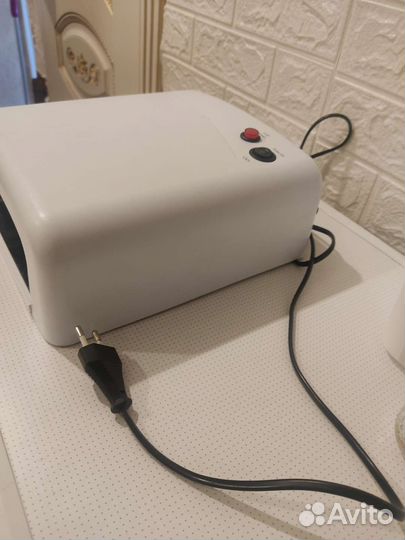 Лампа для ногтей бу