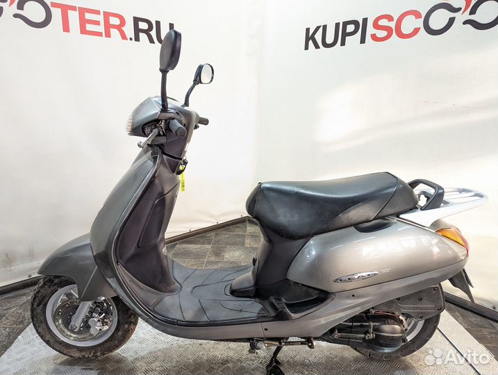 Скутер Honda Lead