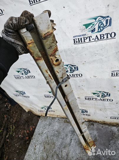 Усилитель бампера Toyota Corolla X (2006—2010)