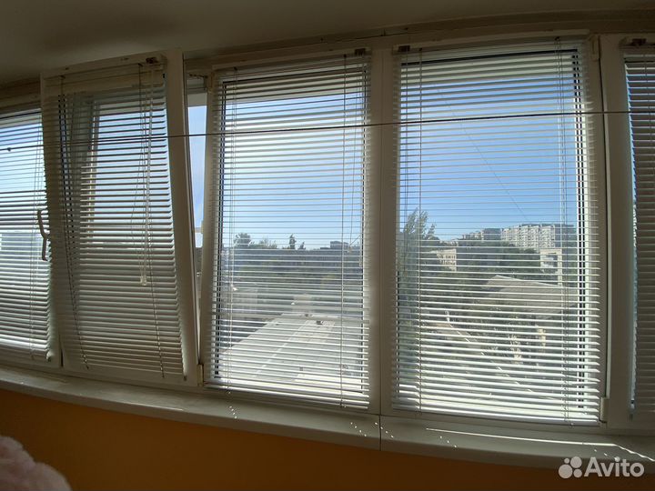 Жалюзи горизонтальные бу