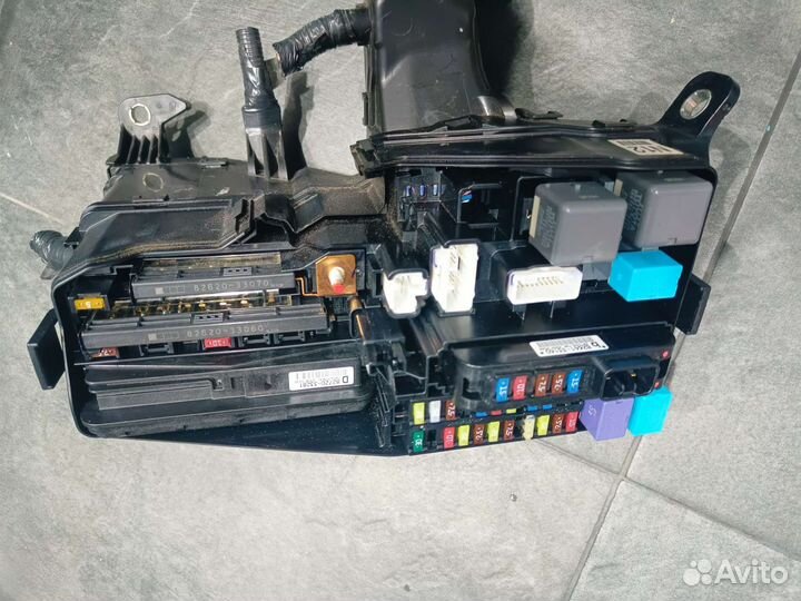 Блок предохранителей Toyota Camry v50