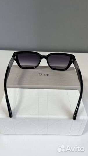 Солнцезащитные очки Dior
