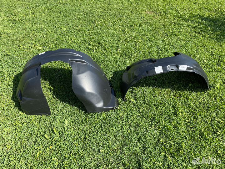 Подкрылки передние RAV4