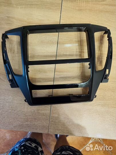 Магнитола Mitsubishi pajero sport 3