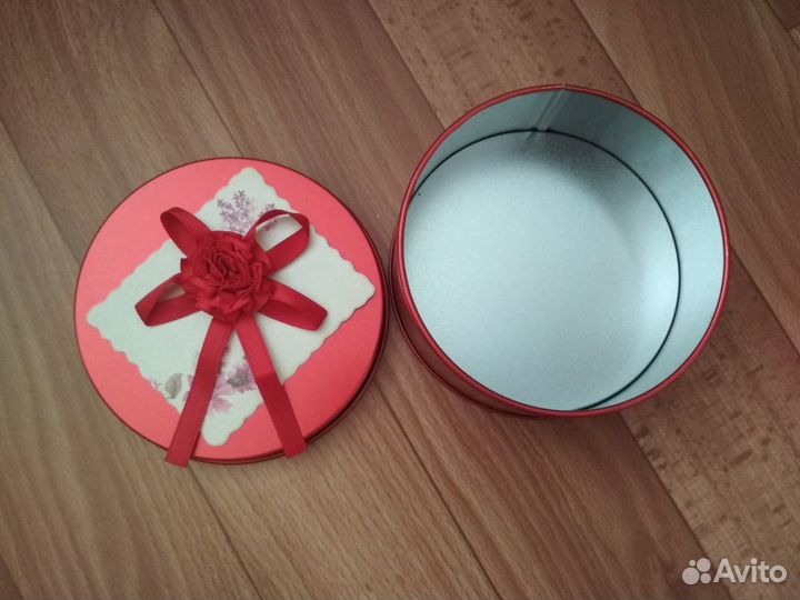 Коробка металлическая