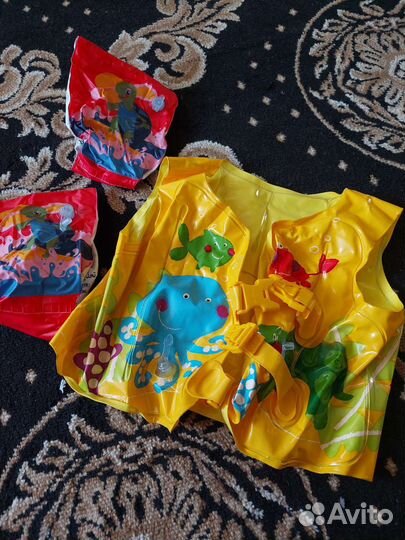 Жилетка и рукава для купания