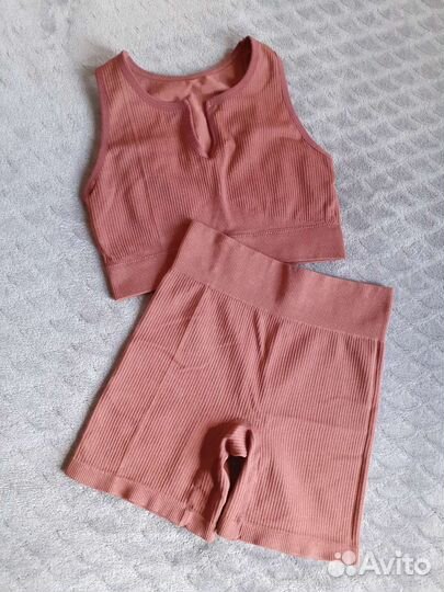 Велосипедки и топ