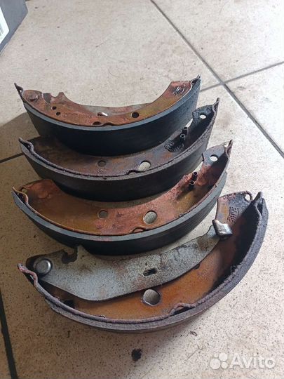 Тормозные колодки задние