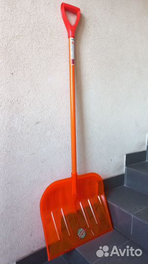 Снегоуборочная лопата