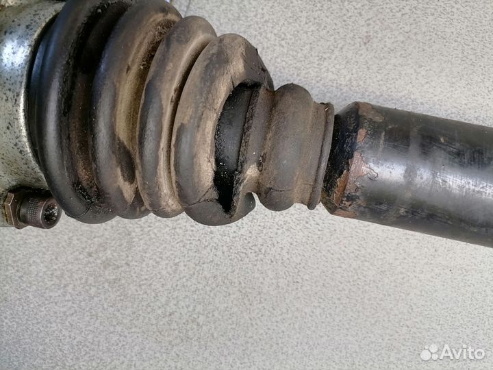 Полуось передняя правая для VW Passat B4 1994-1996