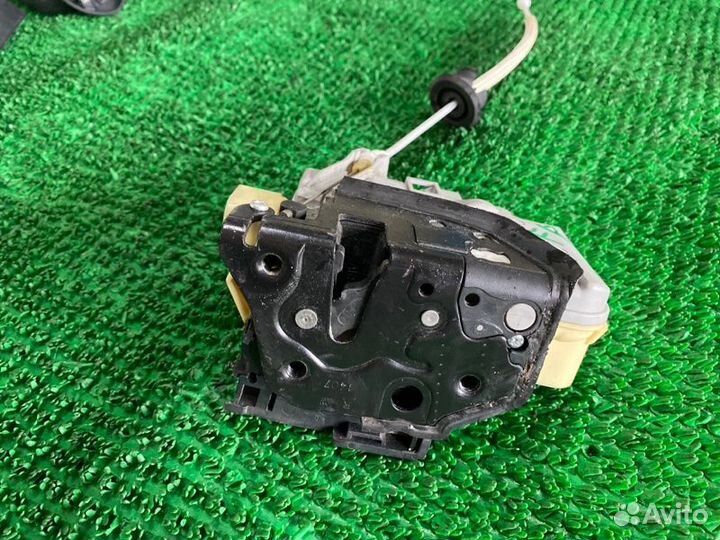 Замок двери прав. перед. audi Q7