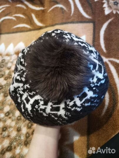 Шапки женские зимние