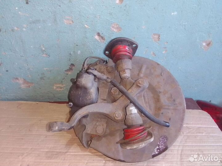 Ступица в сборе левая Ваз 2105