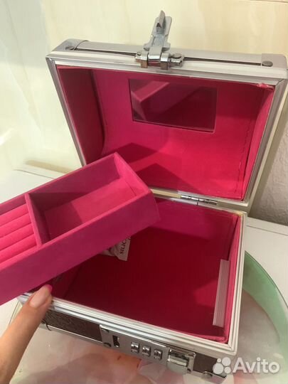 Шкатулка на замке