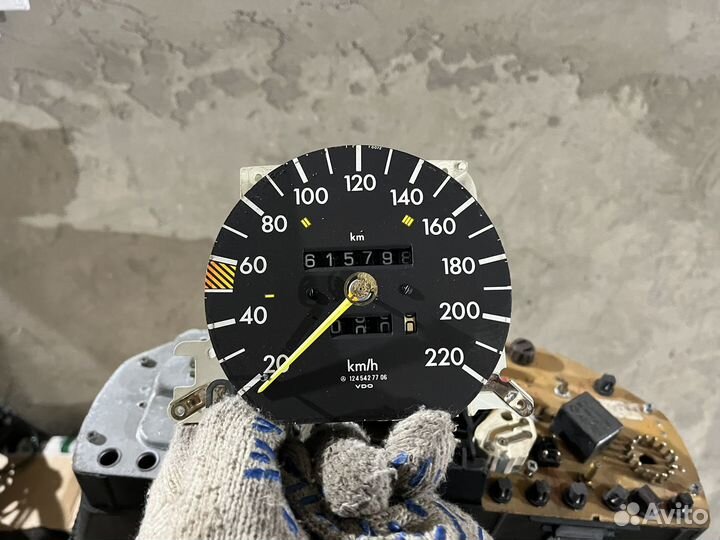 Приборная панель w124