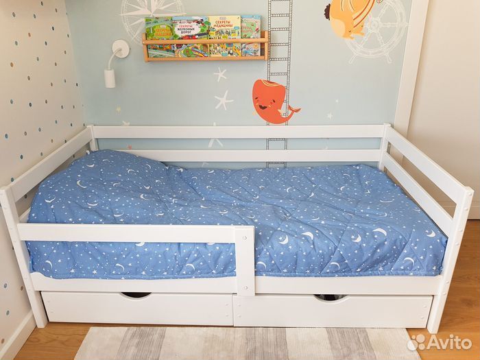 Кроватка для малыша из натурального дерева софа с