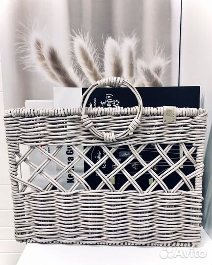 Подставка для книг