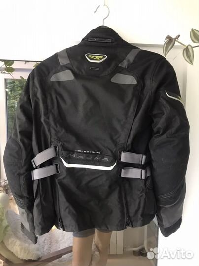 Мотокуртка бу (новьё) женская