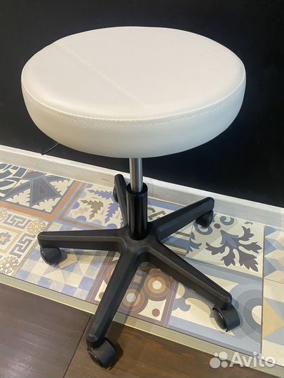 Стул мягкий крутящийся