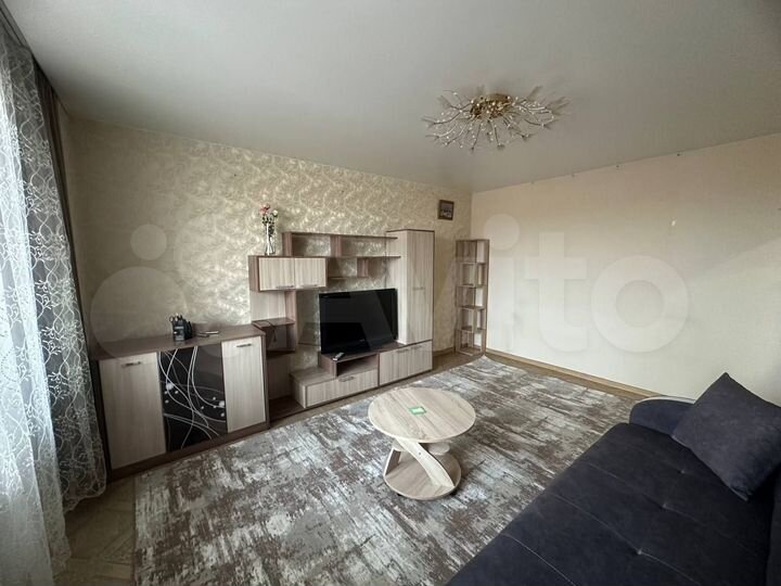 2-к. квартира, 57 м², 3/17 эт.