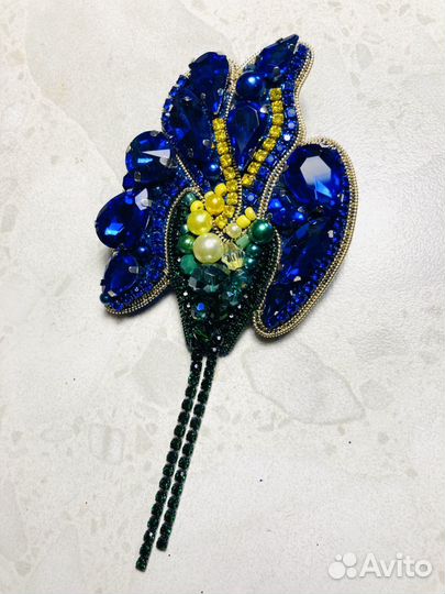 Брошь ирис ручной работы