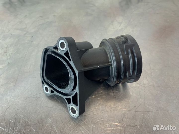 Патрубок (трубопровод, шланг) Mercedes C-Class