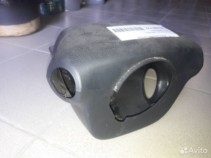 Кожух рулевой колонки на Nissan Tiida