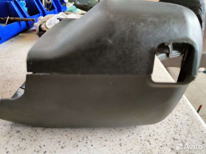 Кожух рулевой колонки Паджеро пинин 2005год